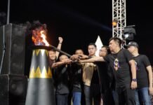 Nyalakan Obor Bupati Lindra Resmi Buka Porkab VIII