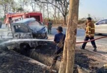 Diduga Konslet, Mobil Pick-up Bermuatan Solar Terbakar