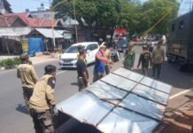 Sembilan Reklame Tidak Berizin Ditertibkan Petugas Satpol PP