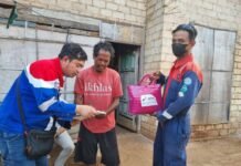 Jaga Kondusivitas Area Proyek, Tim Project Early Work GRR Tuban Laksanakan Program Sosial Kepada Masyarakat